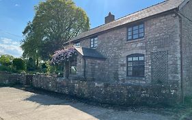 Cynynion Uchaf Farmhouse - 18Th Century, Welsh Borders, Breathtaking Views